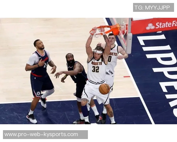 篮球明星的激情与梦想在赛场上绽放的动人瞬间